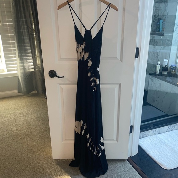 YOUNG FABULOUS & BROKE Lorelei Black Grey Tie Dye Wrap Deep V Maxi Dress Small - Picture 6 of 6